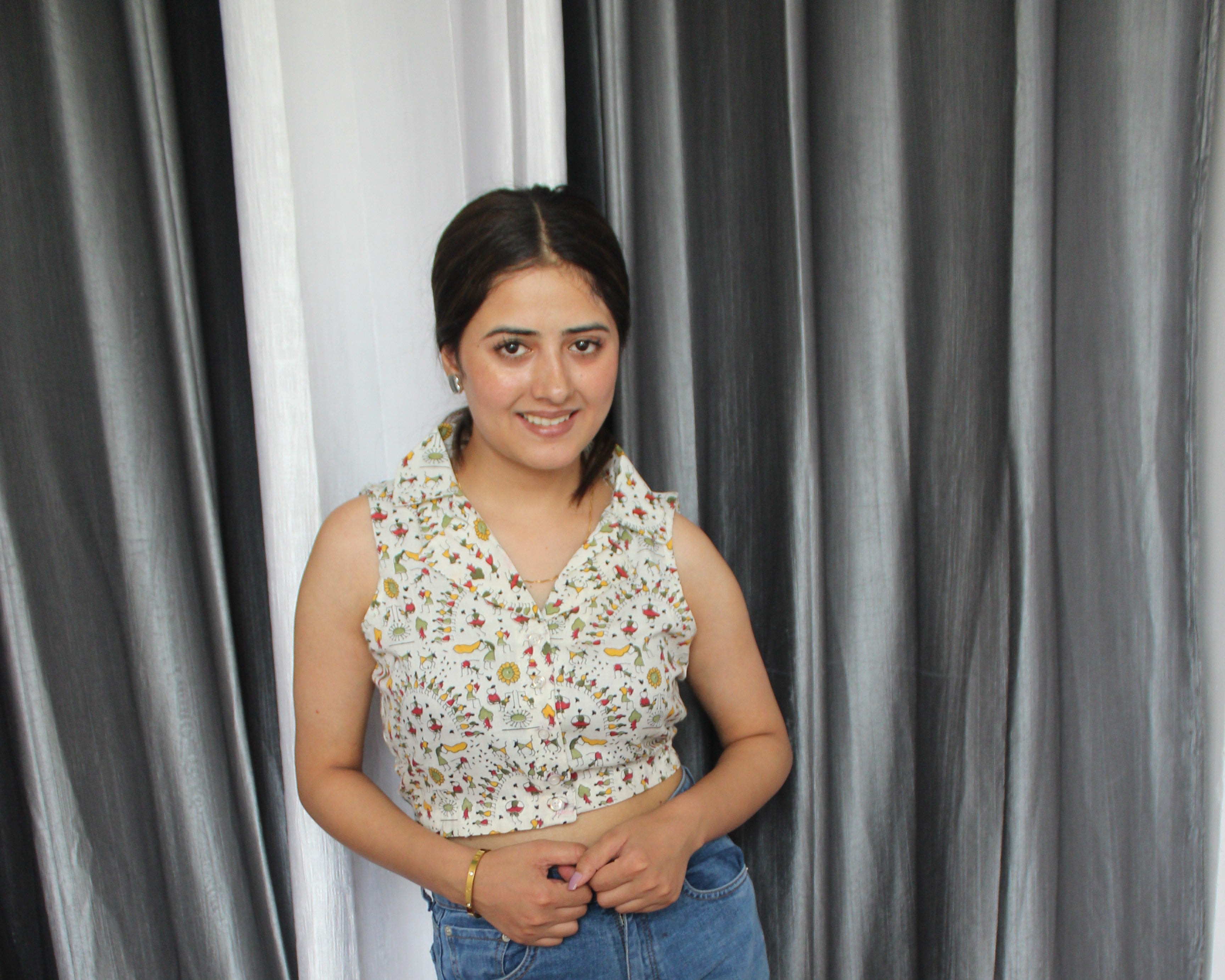 Classic White Collar SHORT Printed Top