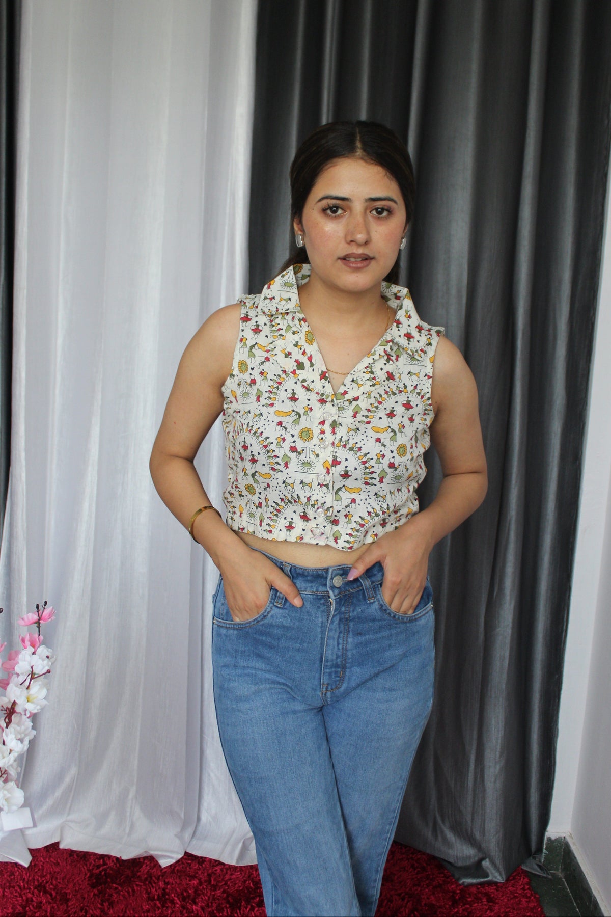 Classic White Collar SHORT Printed Top