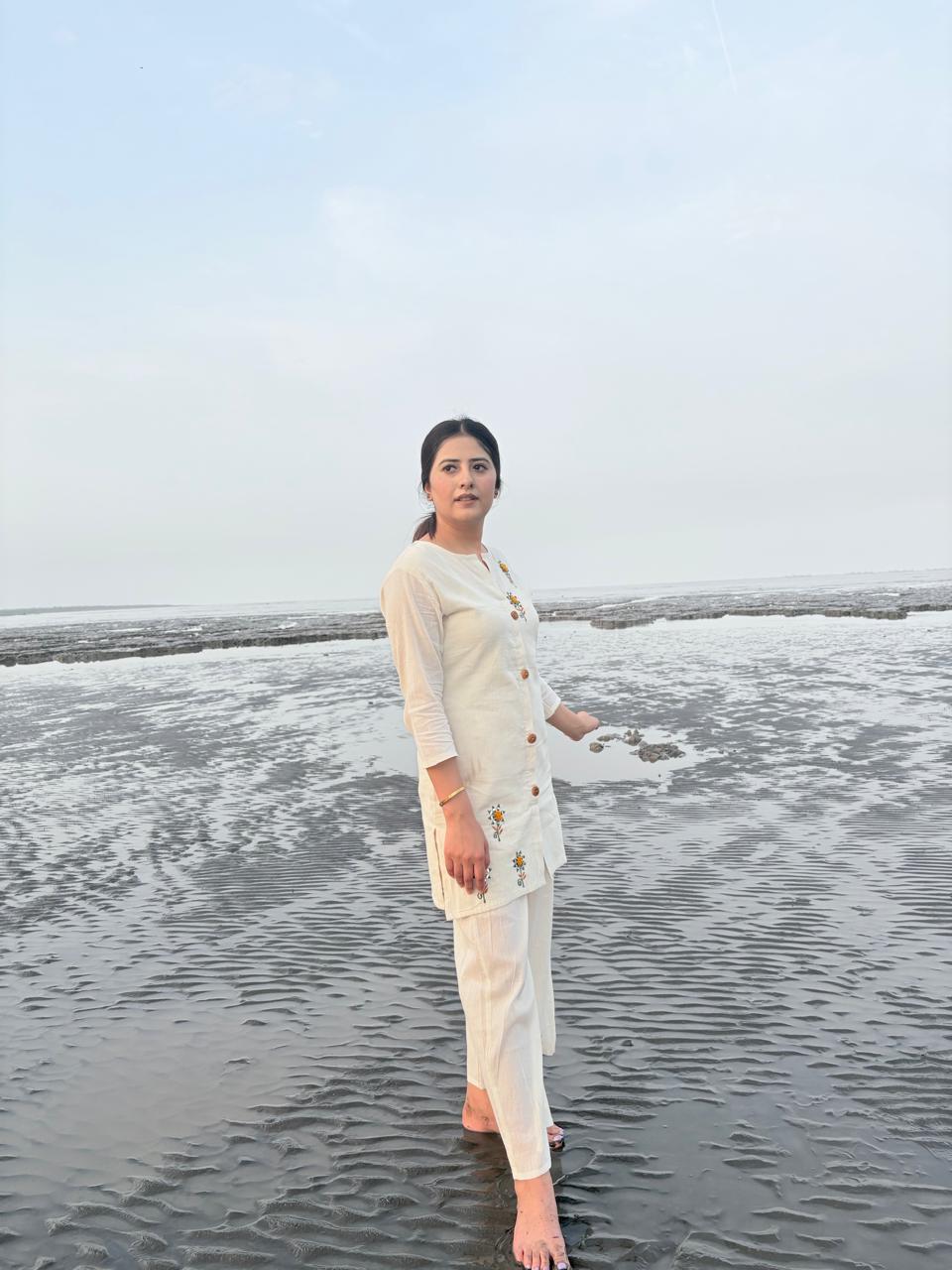 "Saanjh'  — Co-Ed Jute Cotton Set with Subtle Mirror Work