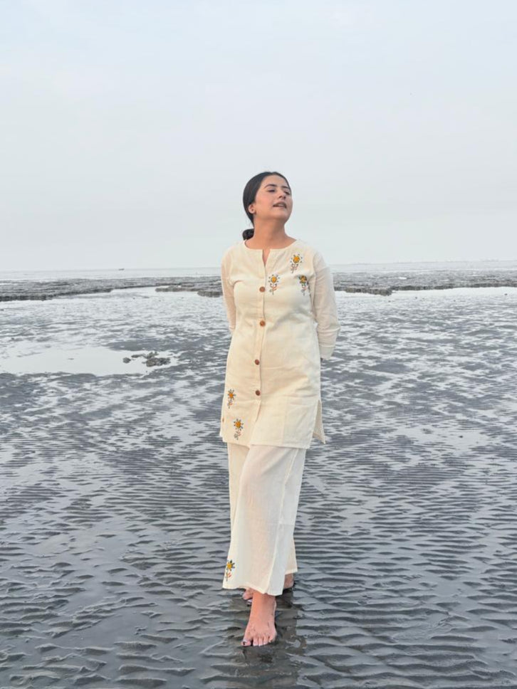 "Saanjh'  — Co-Ed Jute Cotton Set with Subtle Mirror Work