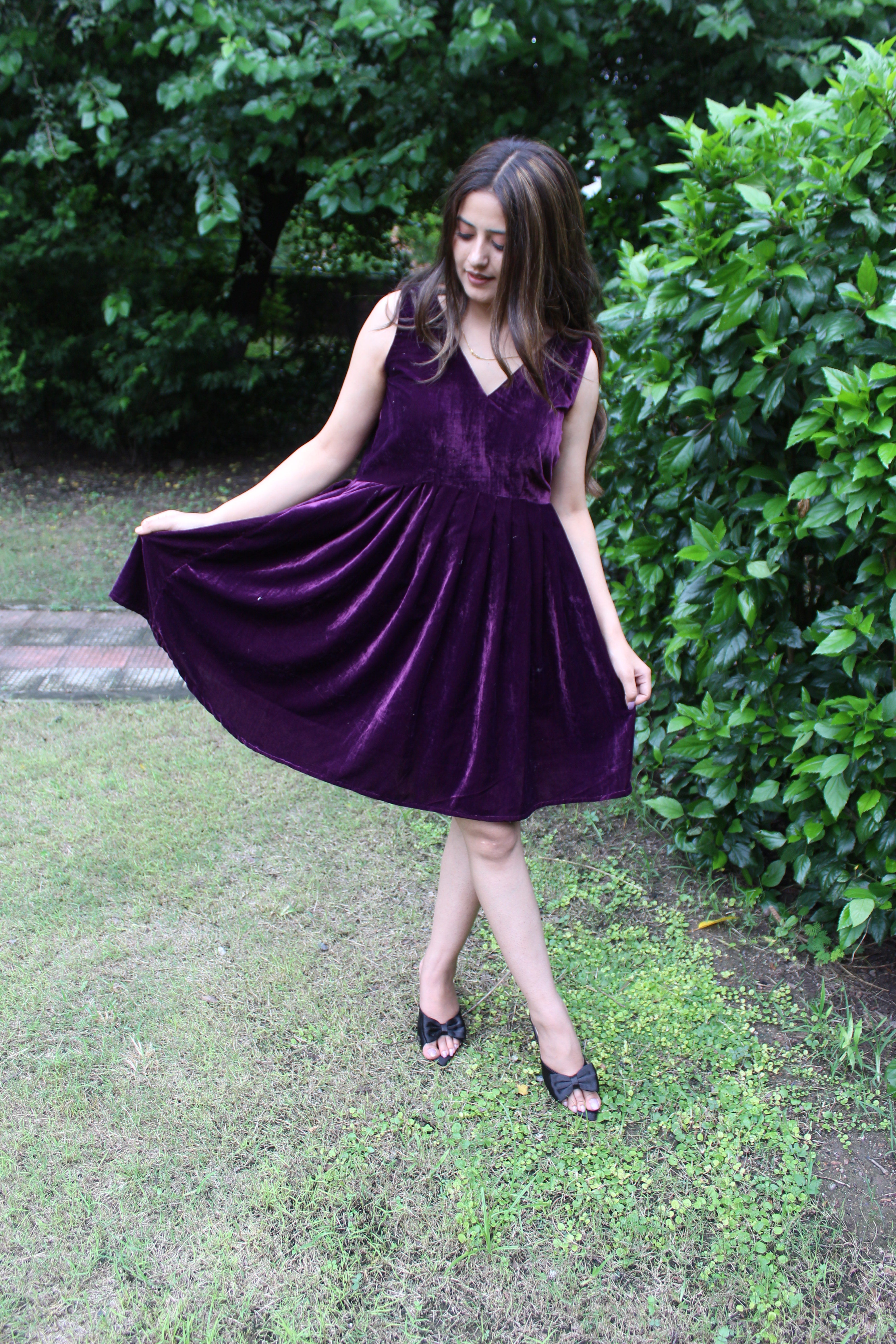 Velvet V-Neck Knee-Length Dress