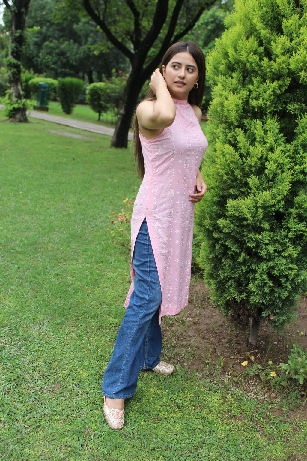 Sculpted Diamond Kurti with Back Zipper