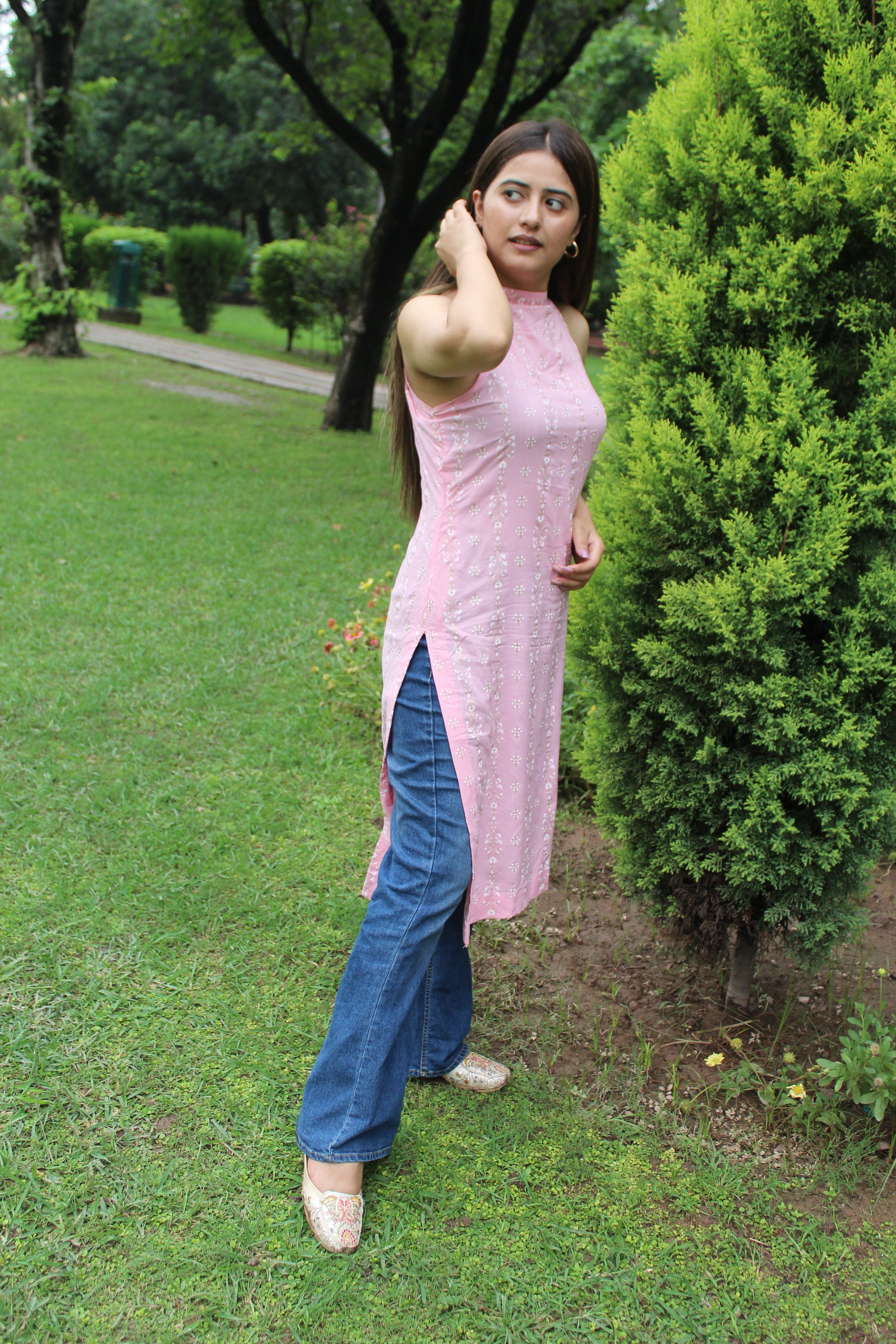 Sculpted Diamond Kurti with Back Zipper